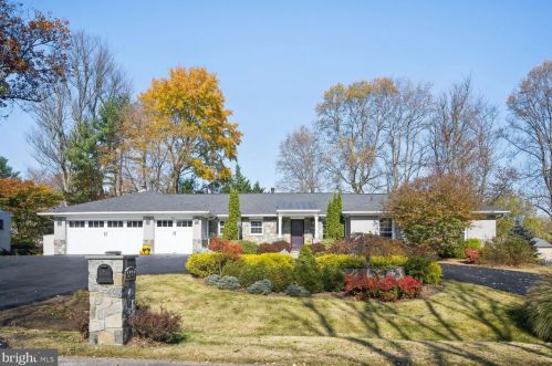 9101 Cherbourg Dr, Rockville, MD 20854-3108