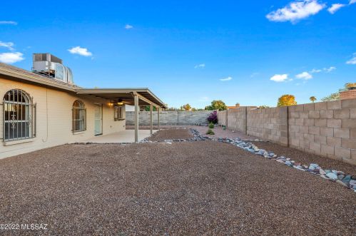 1458 Olympic Club Dr, Tucson AZ  85710-7250 exterior