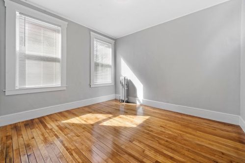 31 Hitchcock Rd, Worcester MA 01603-2622 exterior