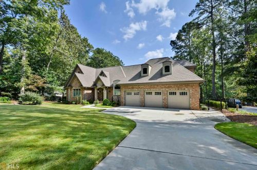 2457 King Arthur Cir, Atlanta GA 30345-2117 exterior