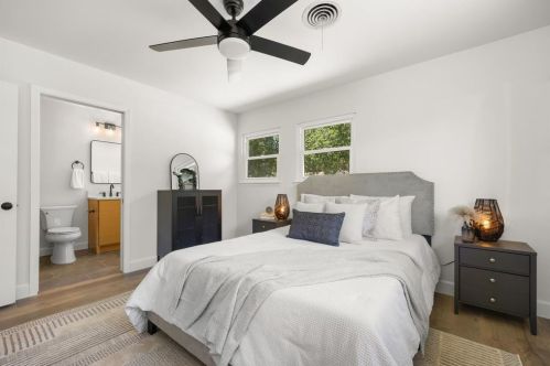 1909 Belford Dr, Austin TX 78757-8205 exterior