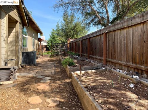 1807 Evalane Way, Concord CA 94519-2356 exterior