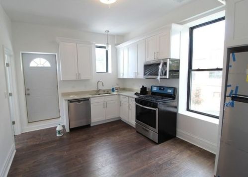 2234 California, Chicago IL 60645-3009 exterior