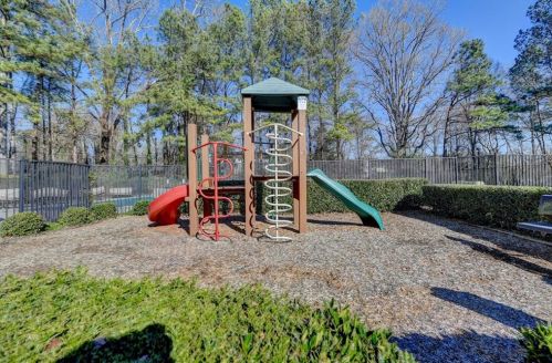 3690 Mcclure Wood Dr, Duluth GA 30096-8506 exterior