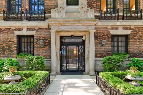 6 Scott St, Chicago, IL 60610-2321