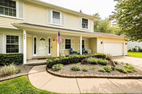 594 Morgan Cir, Northville, MI 48167-2725