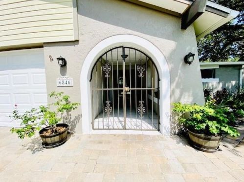 6846 Mitchell Cir, Tampa, FL 33634-2938