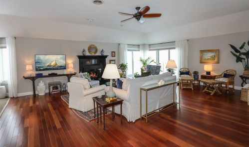 2 Fairview Dr, Concord NH 03301-6917 exterior