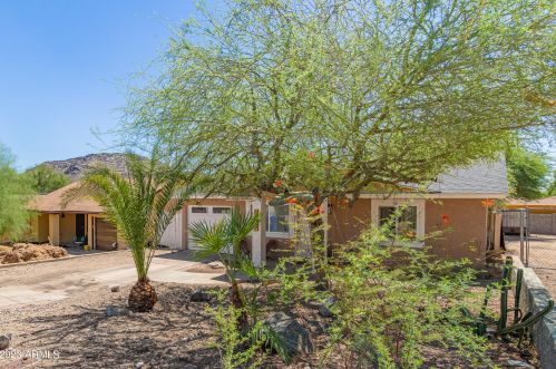 1329 Cholla St, Phoenix AZ 85029-3801 exterior