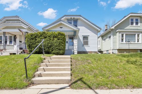 2013 68th St, Milwaukee, WI 53213-1903