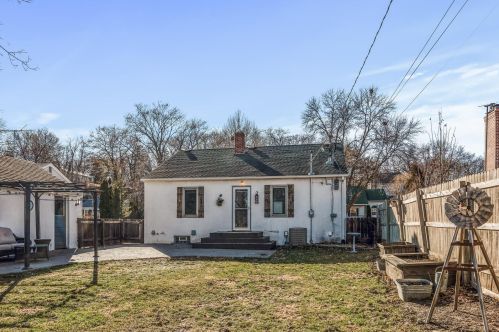 643 8 Ave, South Saint Paul MN 55075-1607 exterior