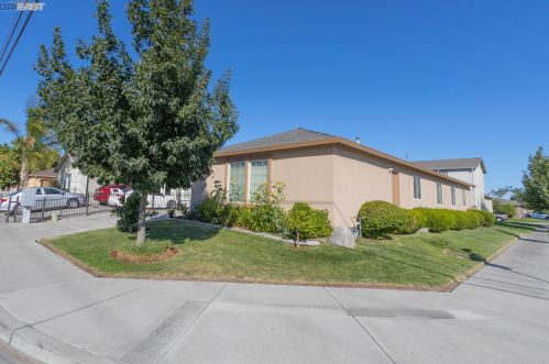 354 F St, Turlock, CA 95380-6003