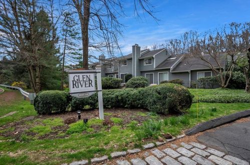 36 Glen Rdg, Wilton CT 06897-4038 exterior