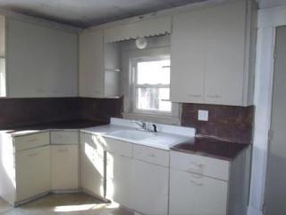 2325 Ramsey Ave, Springfield MO  65803-4138 exterior