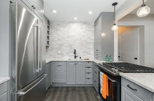 23 Marwood Dr, Poughkeepsie, NY 12601-5555