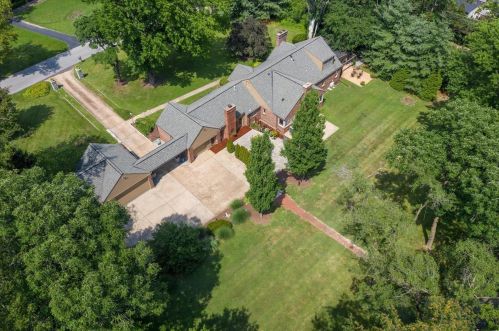 1 Spoede Ln, Saint Louis MO 63141-7763 exterior