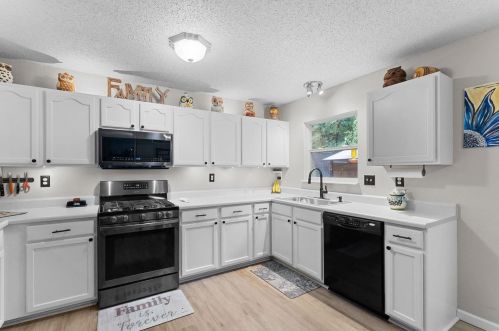 908 Falcon Dr, Imperial MO 63052-1747 exterior