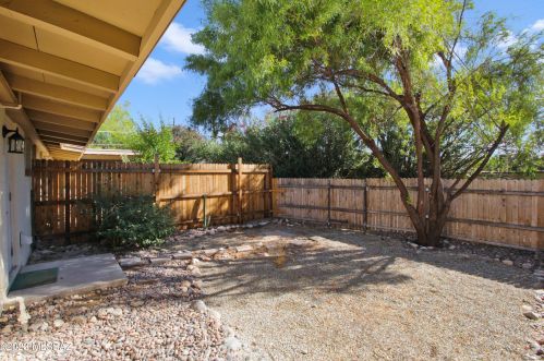 5901 Oracle Rd, Tucson AZ  85704-3827 exterior