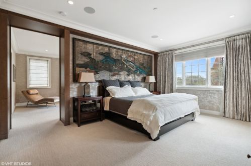 2900 Hermitage Ave, Chicago IL 60609-2733 exterior