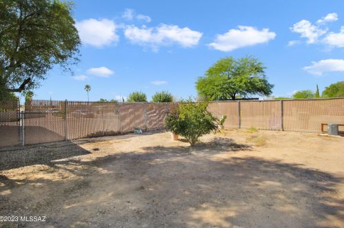 5985 9th Ave, Tucson AZ  85706-4001 exterior