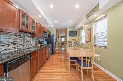 1134 Carpenter St, Philadelphia PA 19147-3608 exterior