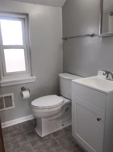 925 Elizabeth St, Pittsburgh PA 15221-3966 exterior