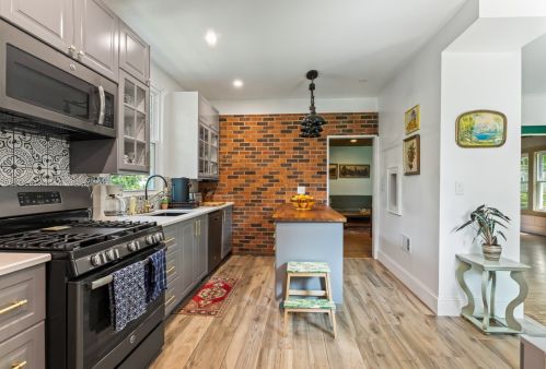 3379 Newhall St, Milwaukee WI 53211-3045 exterior