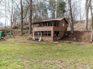 100 Leisey Rd, Fivepointville, PA 17517