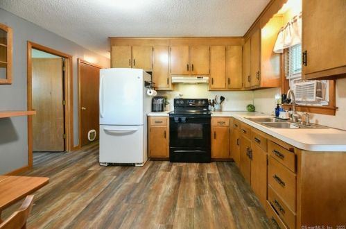 199 Oak Ave, Torrington CT 06790-6824 exterior