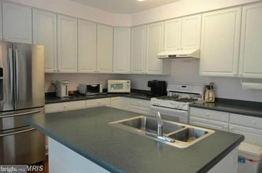 13822 Lambertina Pl, Rockville MD  20850-5404 exterior