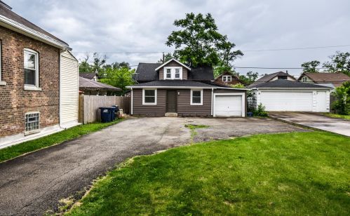 1430 21 Ave, Broadview IL 60153-1239 exterior