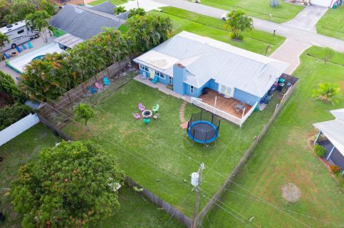 709 Dorchester St, Fort Pierce FL  34983-8762 exterior