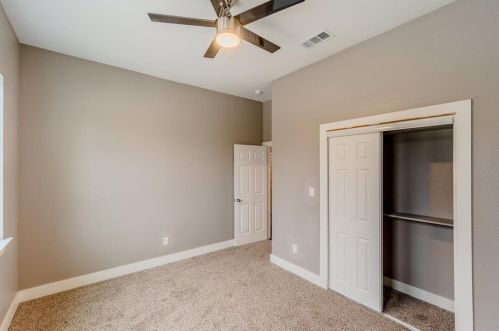 2719 Carpenter Ave, Dallas TX 75210-1705 exterior