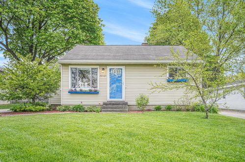 3912 Balsam Ave, Grand Rapids, MI 49525-2412