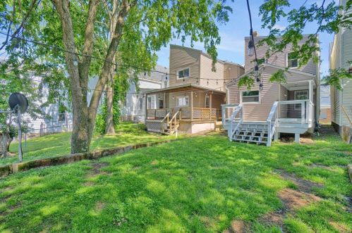 2436 Cobden St, Pittsburgh PA 15203-2713 exterior