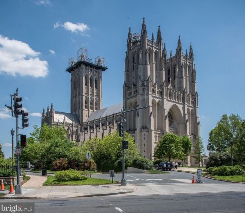 4201 Cathedral Ave, Washington DC  20016-4901 exterior