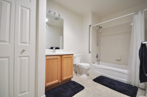 2073 Jordan Villa Dr, Taylorsville UT exterior