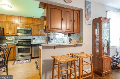 540 Riv Dr, Camden NJ 08110-2918 exterior