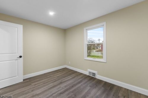 114 Woodlawn Ave, Bridgewater NJ 08807-2031 exterior