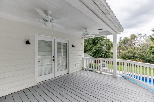 239 Midvale Dr, Atlanta GA  30342-3326 exterior