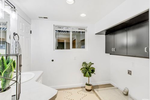 2197 Thistlewood Way, Sandy UT exterior