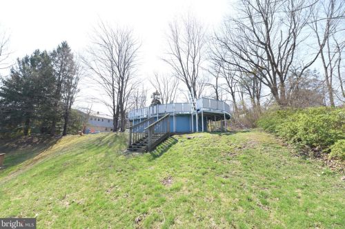 1523 Heather Pl, Pottstown PA exterior