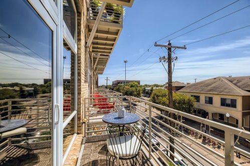 2124 6th St, Austin TX  exterior