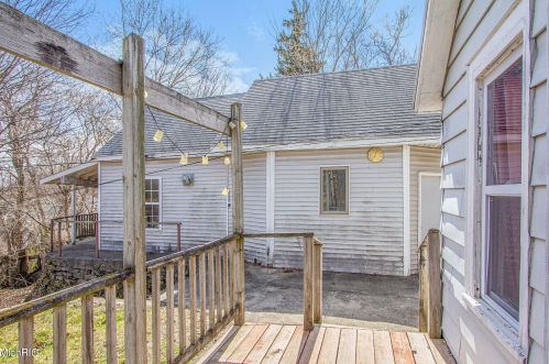 708 Coit Ave, Grand Rapids MI 49503-2737 exterior