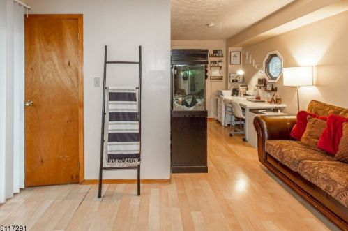 992 Milton Blvd, Rahway NJ 07065-1721 exterior