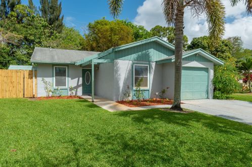 8204 Little Beth Dr, Boynton Beach, FL 33472-1120