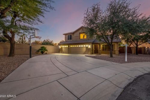 800 Soho Pl, Chandler, AZ 85225-9044