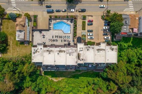 1000 Grandview Ave, Pittsburgh PA  15211-1362 exterior