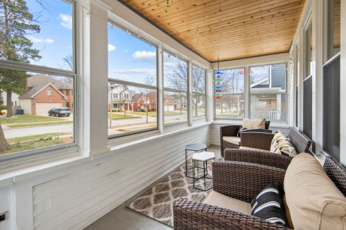 290 Clinton Ave, Elmhurst, IL 60126-2404