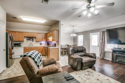 9945 Crystal Vly Way, Dallas TX 75227-5235 exterior